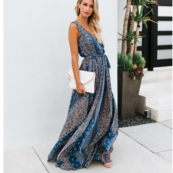 VICI Flowy Maxi Dress - Picture 2 of 4